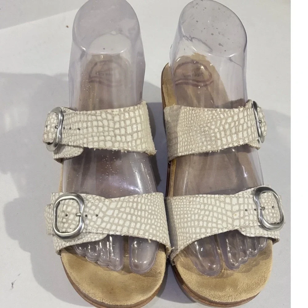 Dansko Sophie slip on leather sandals women's size 38 US 8 cream/ beige comfort